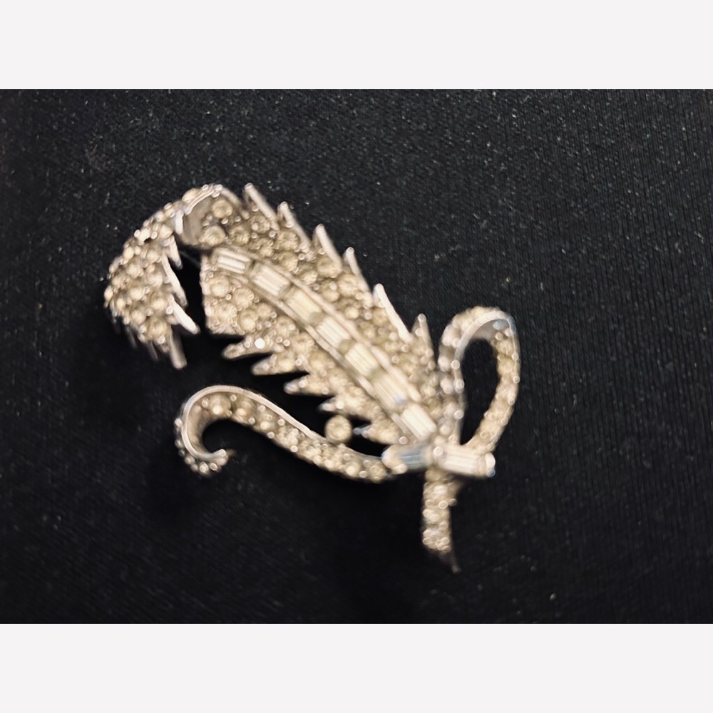 Classic Vintage Silver Rhinestone Brooch